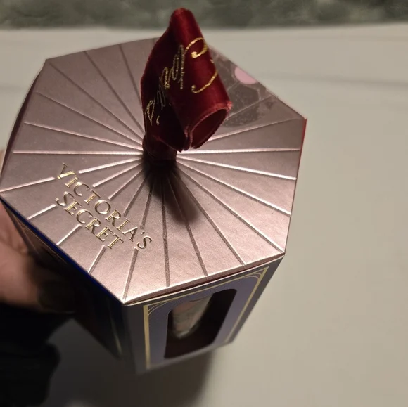 Victoria's Secret Lip Gloss Gift Set - Picture 4 of 6